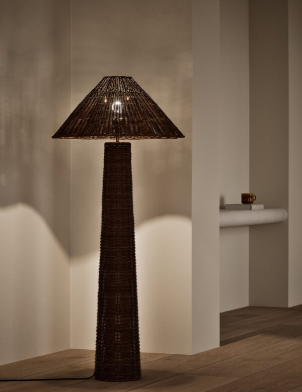 Wicker Scallop Flare Floor Lamp